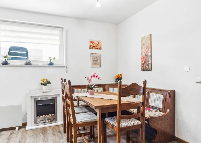 2 Bedroom In Hildfeld Appartamento *